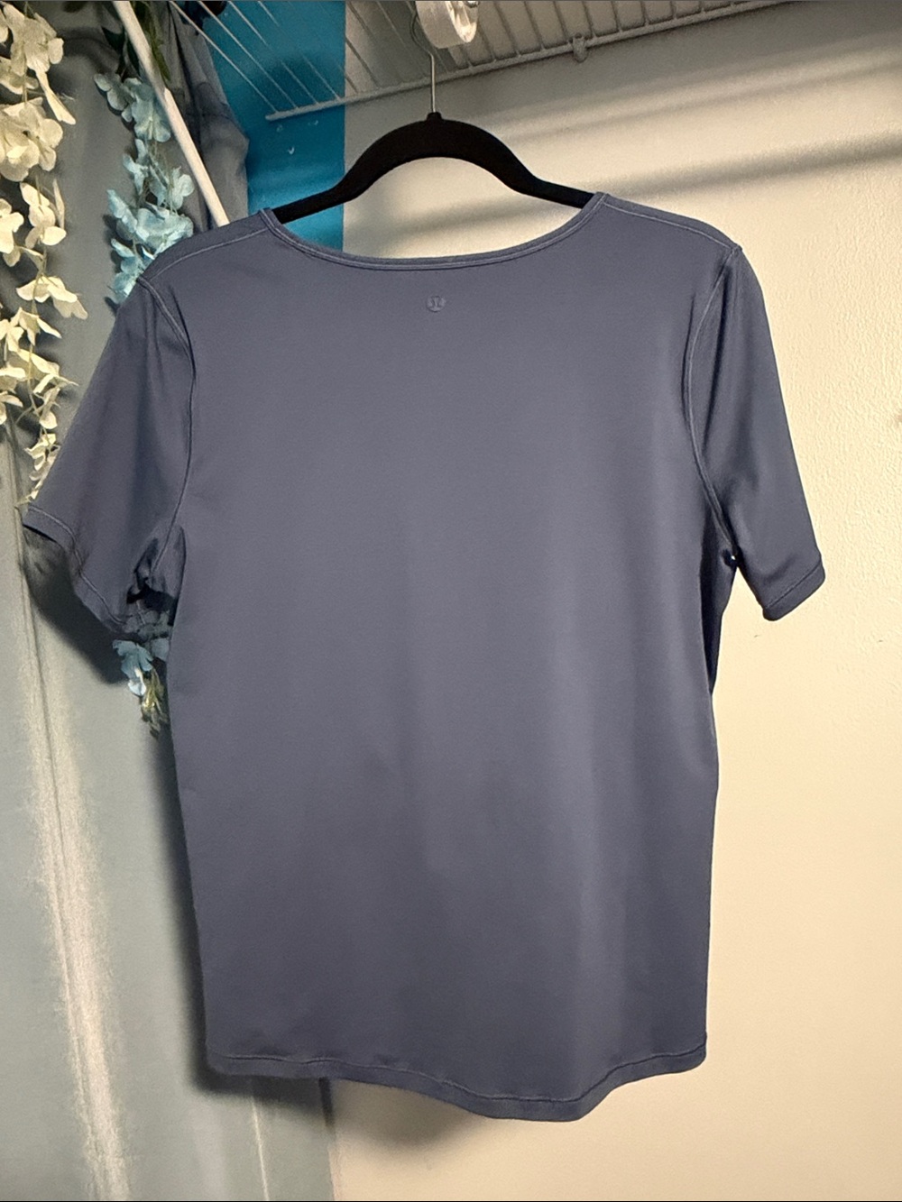 lululemon athletica Slate Blue Twist-Front Short Sleeve Top - Picture 3 of 3